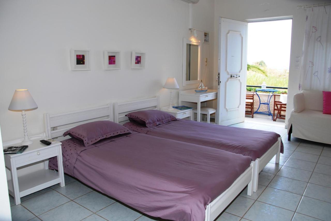 يورانيون Villa Fleria Seaside Studios & Apts المظهر الخارجي الصورة